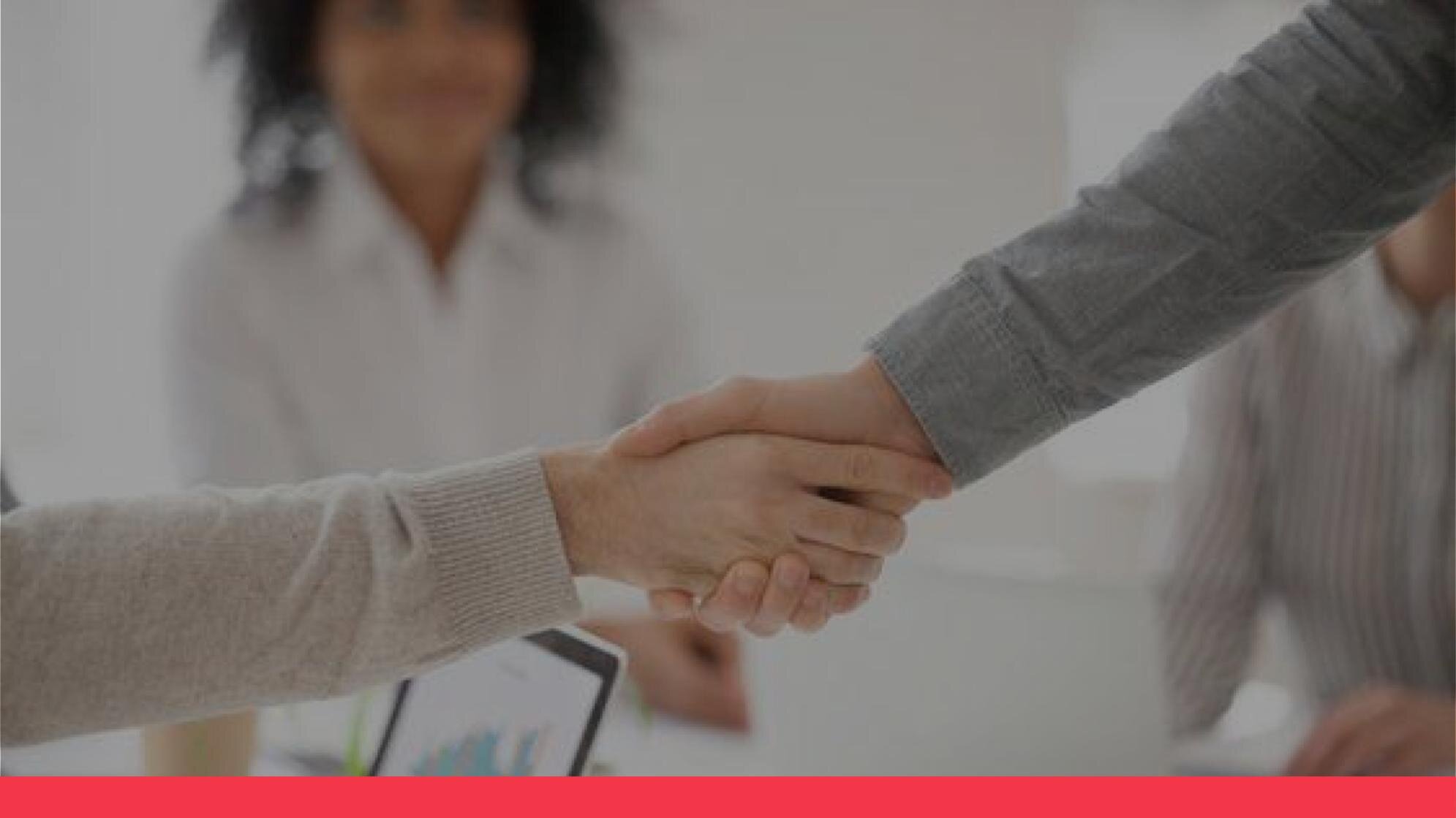 Recolocação de Executivos: Como Autoconhecimento e Networking Aceleram a Transição